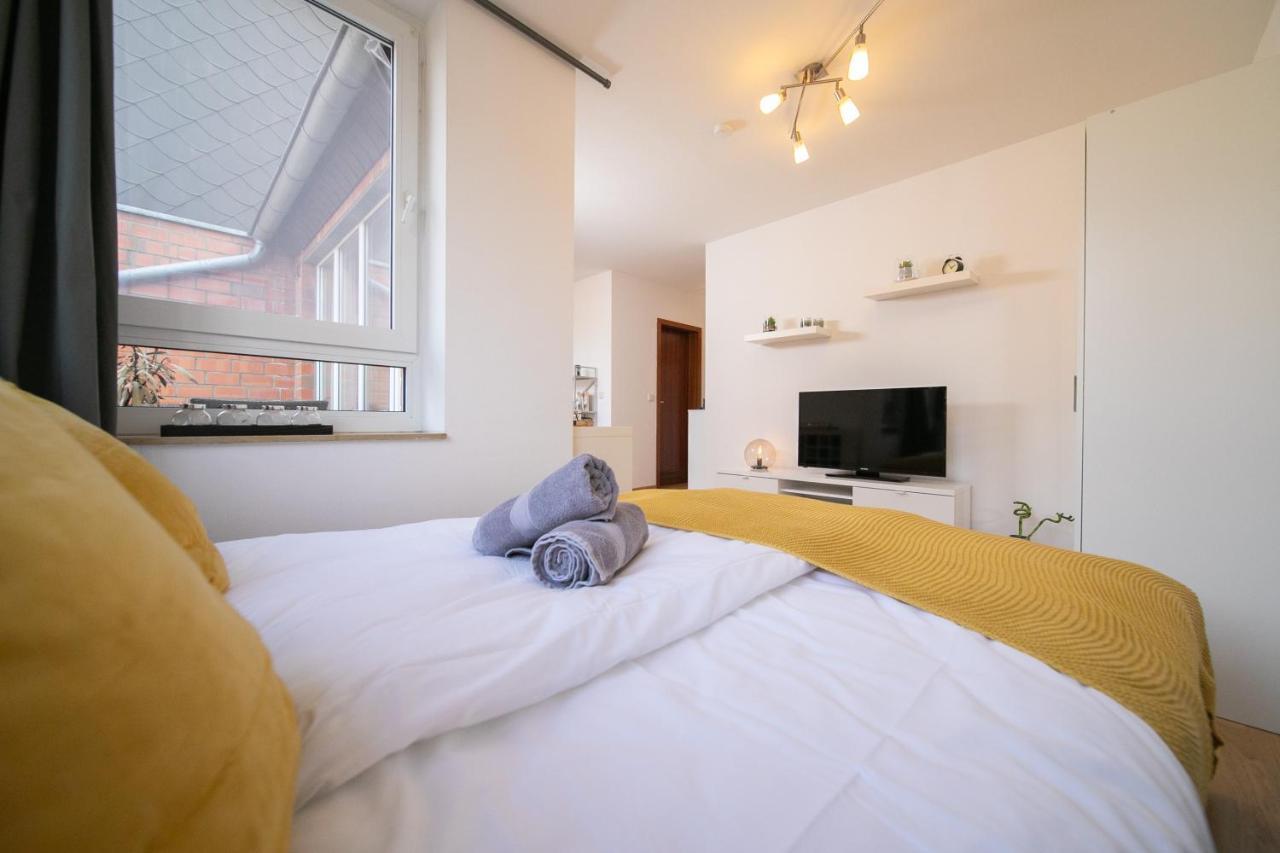 Studio Shiny - Zentral Mit Balkon - Messe - Kueche Neuss Dış mekan fotoğraf