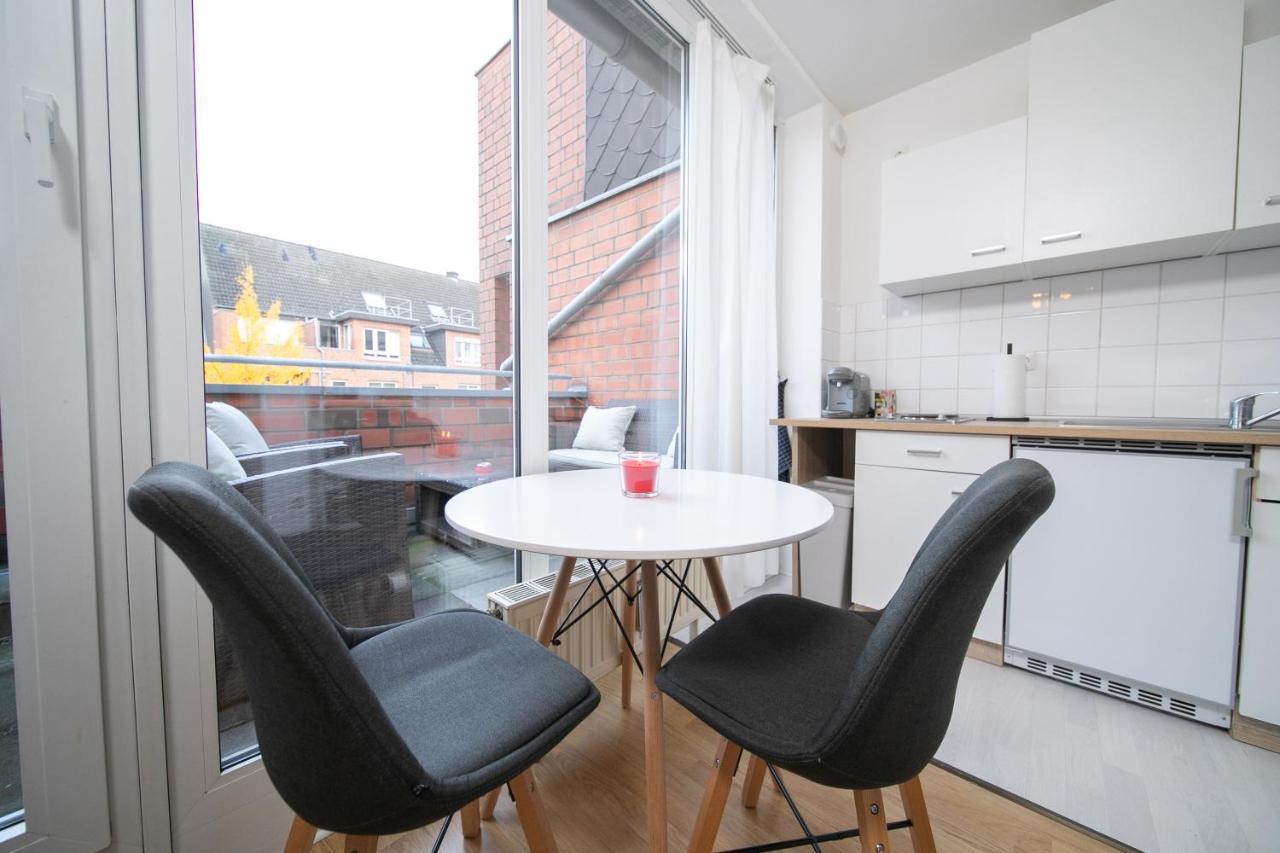 Studio Shiny - Zentral Mit Balkon - Messe - Kueche Neuss Dış mekan fotoğraf