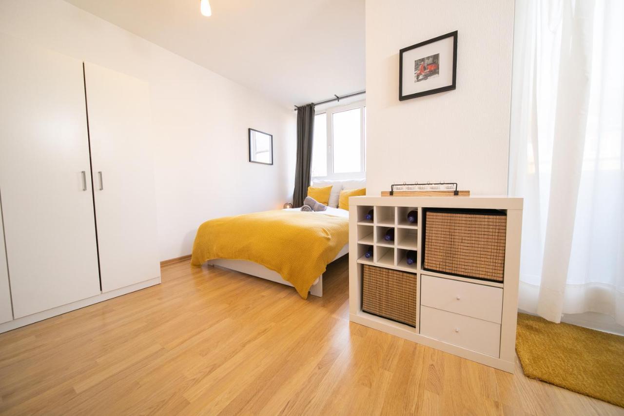 Studio Shiny - Zentral Mit Balkon - Messe - Kueche Neuss Dış mekan fotoğraf