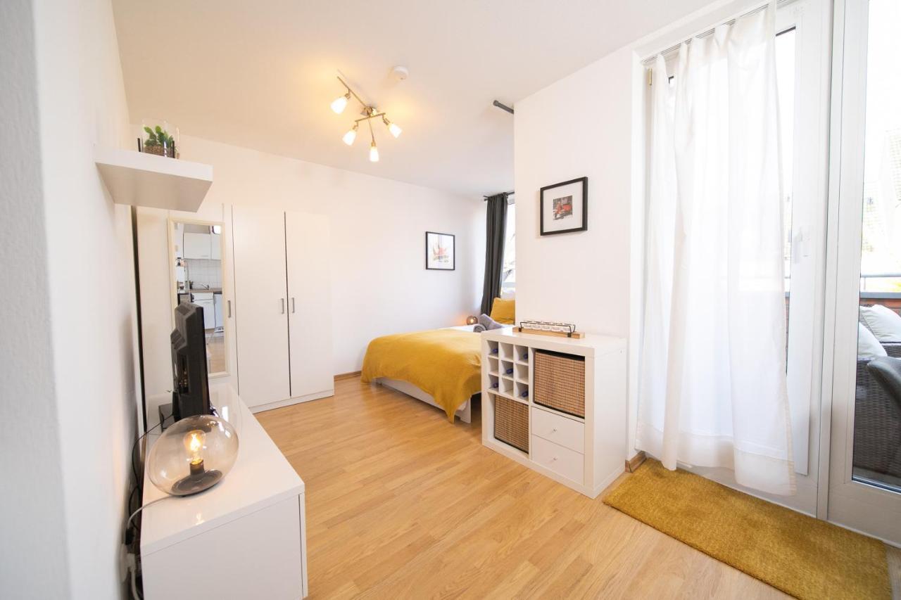Studio Shiny - Zentral Mit Balkon - Messe - Kueche Neuss Dış mekan fotoğraf